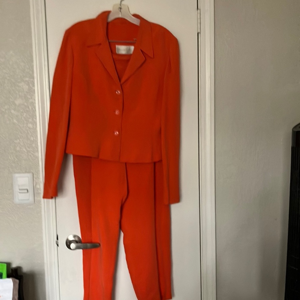 Vintage Dana Buchman Silk Suit. Size 12
